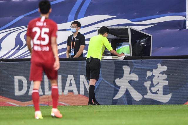 中国男篮1分险胜新西兰 李凯尔18分+致胜抢断